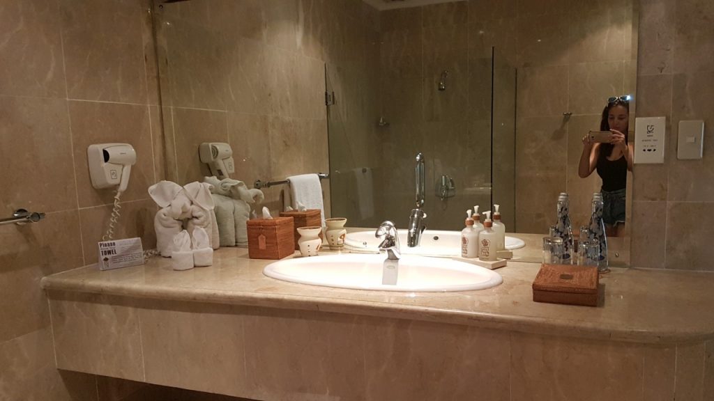 World Luxury Hotel Awards 2018 Archives, Mr And Mrs Santa In The Bathtub Lifetime